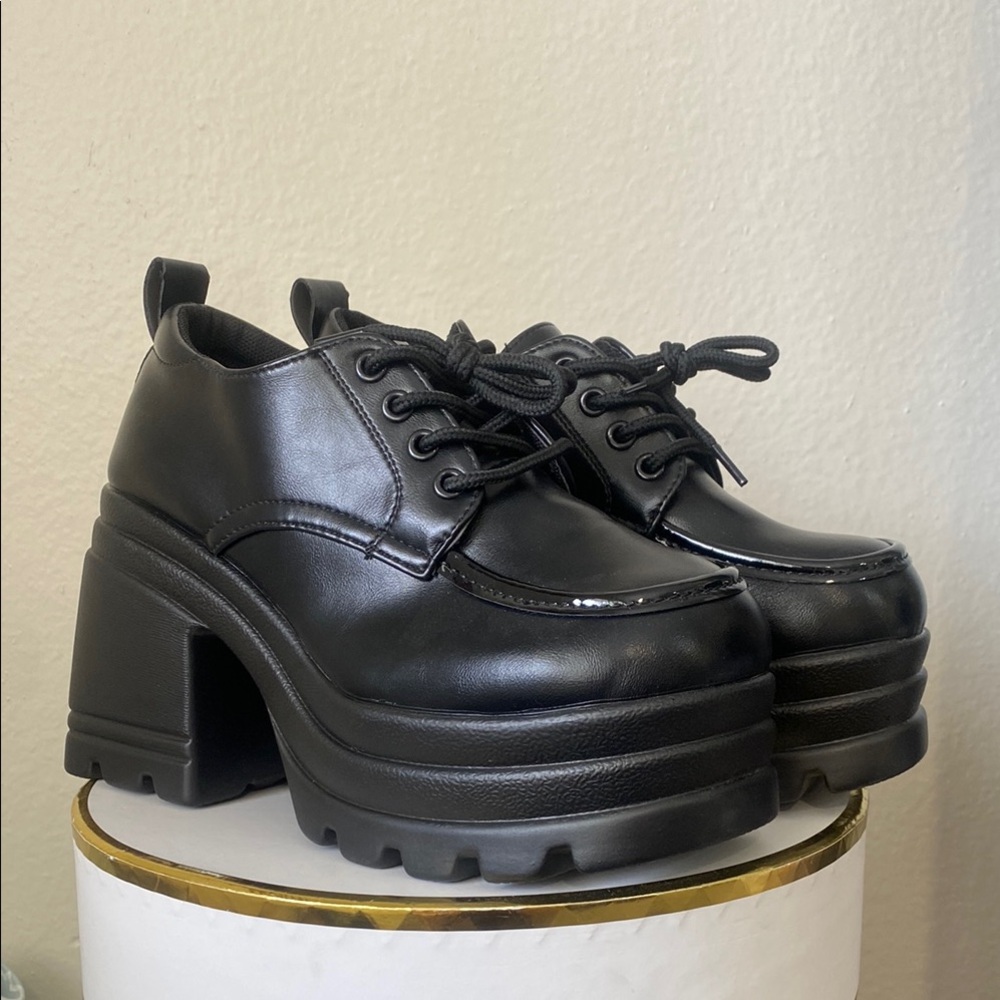 🌼 NEW Dolls Kill Black Chunky Platform Boots size 37
